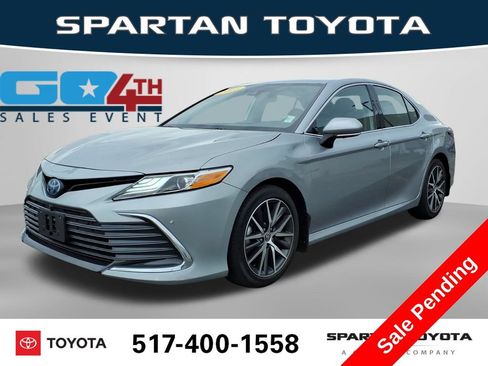 Used 2023 Toyota Camry XLE w/ Navigation Package FWD image 1