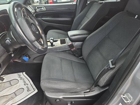 Used 2014 Jeep Grand Cherokee Laredo w/ Security & Convenience Group AWD/4WD image 8