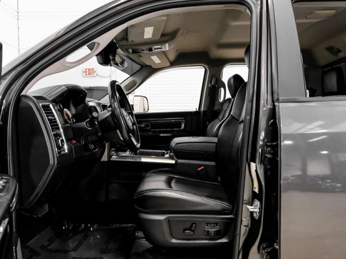 Used 2018 RAM 2500 Laramie w/ Convenience Group AWD/4WD image 19