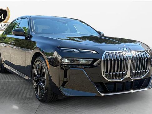 Used 2023 BMW i7 xDrive60 AWD/4WD image 7