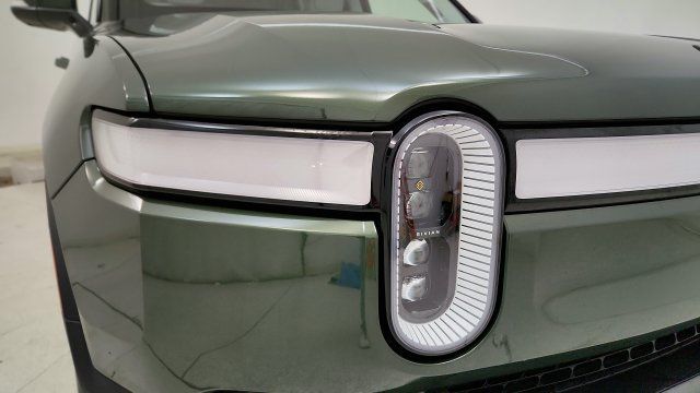 Used 2023 Rivian R1S Adventure Quad AWD/4WD image 22