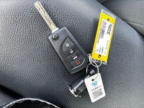 Used 2023 Toyota Camry LE FWD image 15
