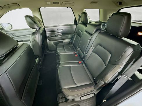 Used 2023 Nissan Pathfinder SL w/ Lighting Package (N92) AWD/4WD image 28