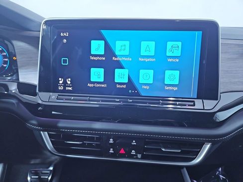 New 2026 Volkswagen Atlas SEL Premium R-Line image 18