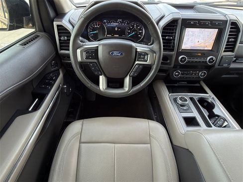 Used 2021 Ford Expedition XLT image 11