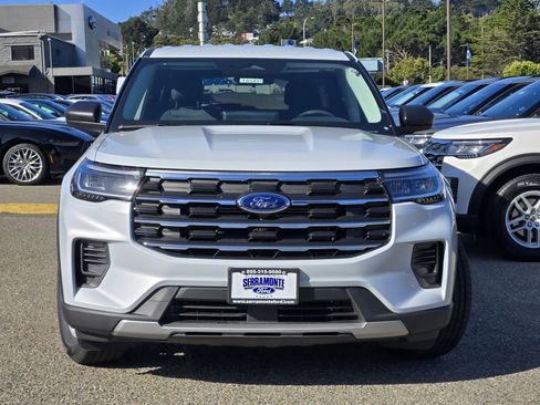 New 2026 Ford Explorer Active image 3