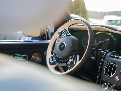 New 2026 Rolls-Royce Cullinan Black Badge image 89