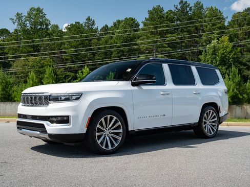 Used 2023 Jeep Grand Wagoneer Series II AWD/4WD image 3