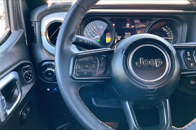 Used 2024 Jeep Wrangler Unlimited AWD/4WD image 11