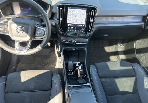 Used 2023 Volvo XC40 Recharge Ultimate w/ Protection Package Premier AWD/4WD image 8