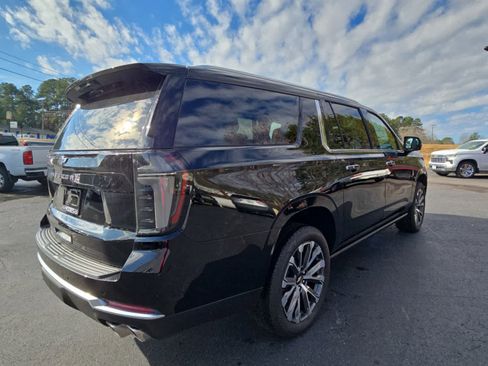 New 2026 Chevrolet Suburban High Country AWD/4WD image 7