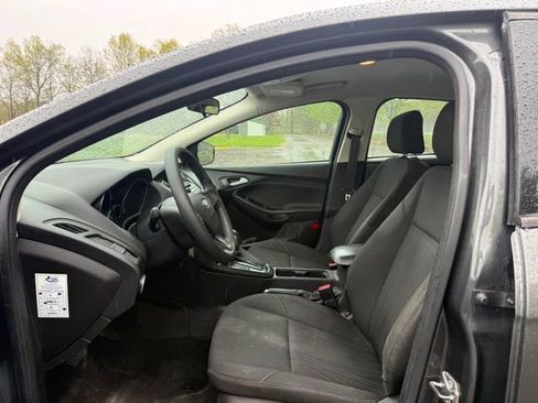Used 2017 Ford Focus SE FWD image 7