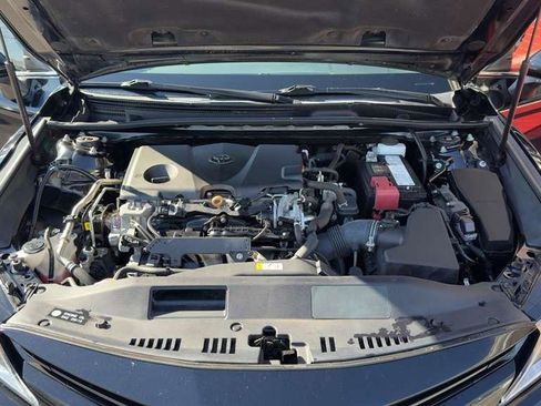 Used 2020 Toyota Camry LE image 37