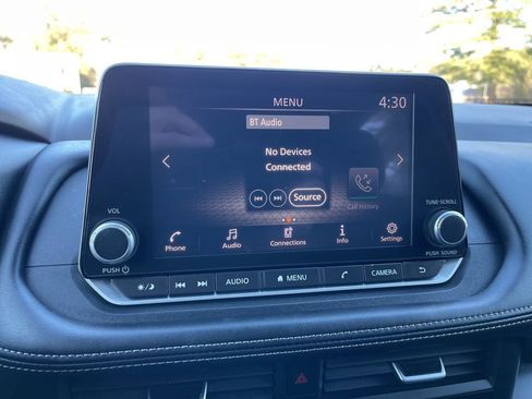 Used 2023 Nissan Rogue S image 10