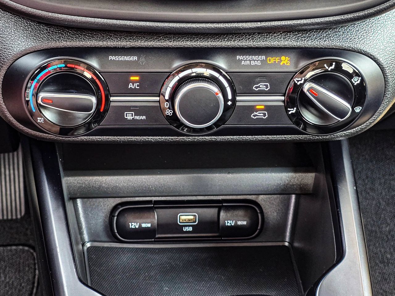 Used 2024 Kia Soul LX w/ Option Group 015 FWD image 25