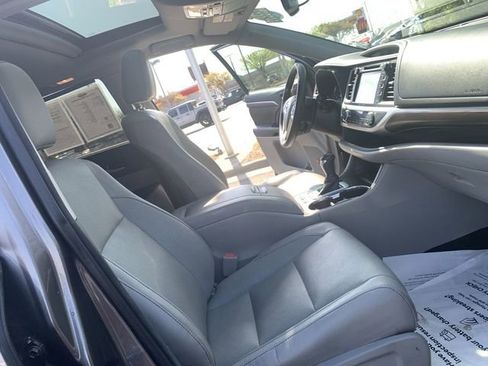 Certified 2016 Toyota Highlander Limited image 14