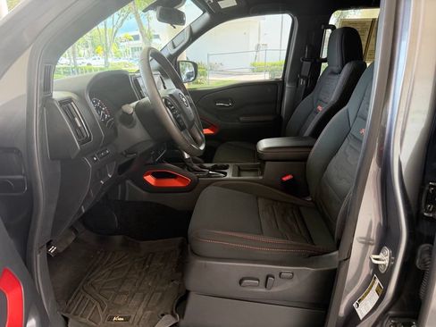 Used 2025 Nissan Frontier Pro-X RWD image 6