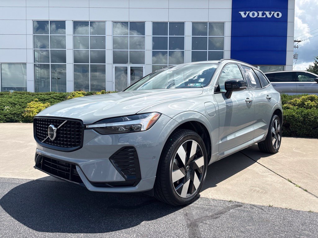 Certified 2025 Volvo XC60 T8 Plus w/ Protection Package Premier AWD/4WD image 41