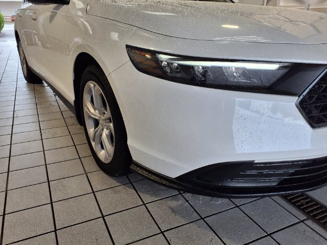 Certified 2025 Honda Accord LX image 19