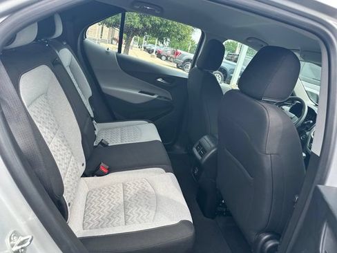 Used 2022 Chevrolet Equinox LS FWD image 25
