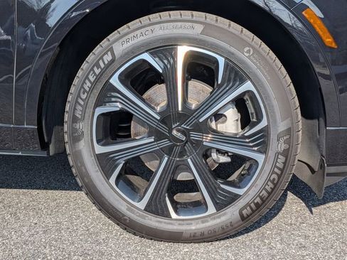 Certified 2024 Lincoln Nautilus Reserve image 10