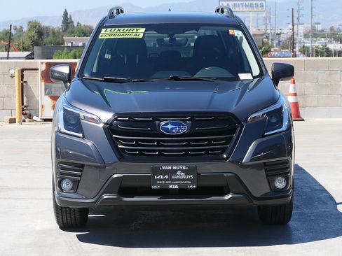 Used 2023 Subaru Forester Premium AWD/4WD image 7