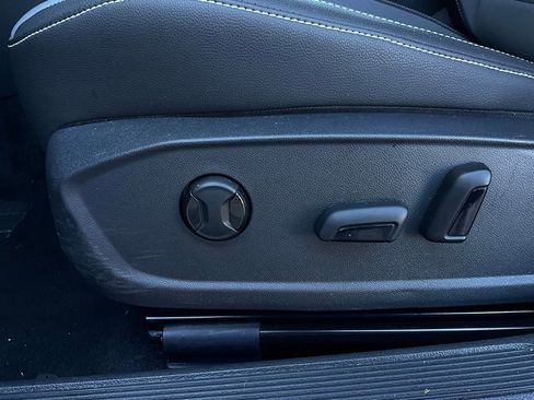 Used 2025 Volkswagen Jetta SE image 11