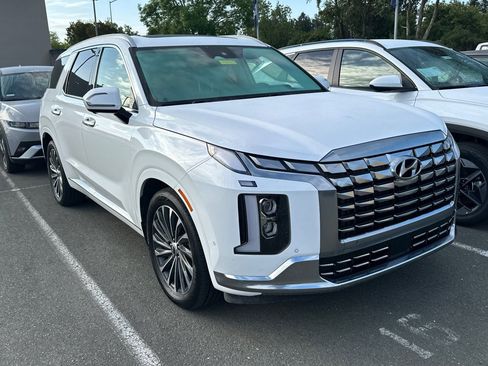 Used 2023 Hyundai Palisade Calligraphy w/ Cargo Package AWD/4WD image 2