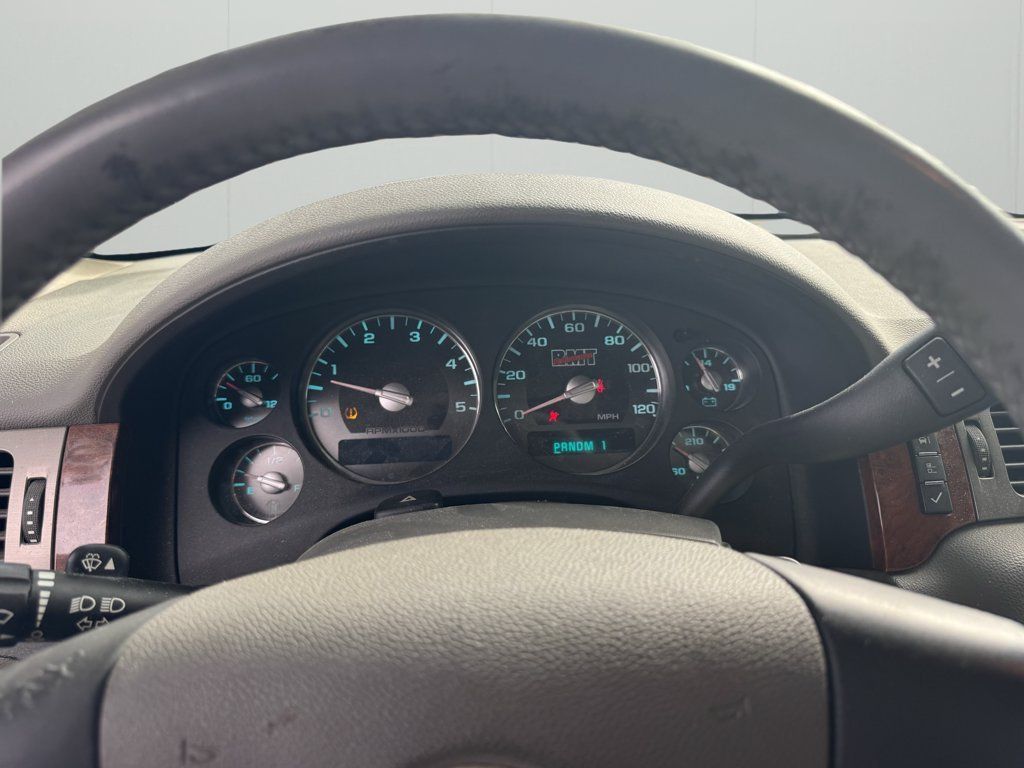 Used 2008 Chevrolet Silverado 2500 LTZ w/ Safety Package AWD/4WD image 12