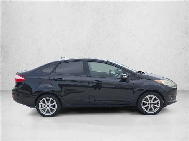 Used 2015 Ford Fiesta SE w/ Equipment Group 201A FWD image 4
