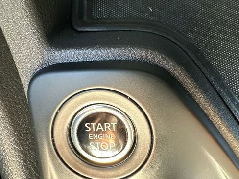 Used 2025 Nissan Sentra S image 29