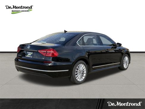 Used 2016 Volkswagen Passat 1.8T SE image 5