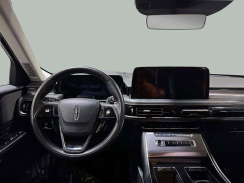 Certified 2025 Lincoln Aviator AWD image 20