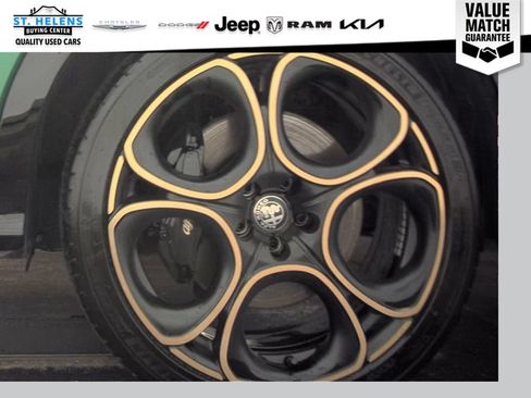 Used 2025 Alfa Romeo Tonale AWD/4WD image 21