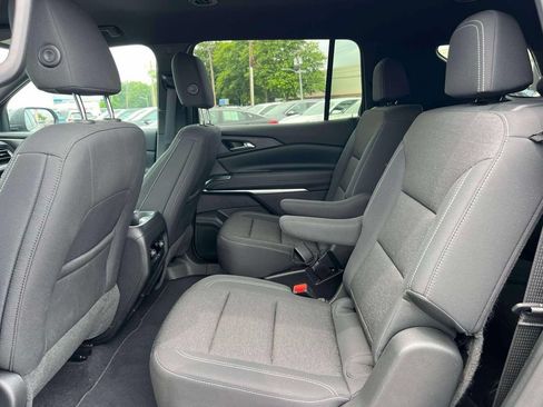 Used 2026 Chevrolet Traverse LT AWD/4WD image 9