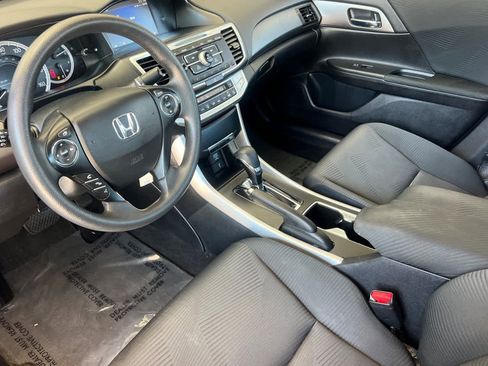 Used 2015 Honda Civic SE image 11