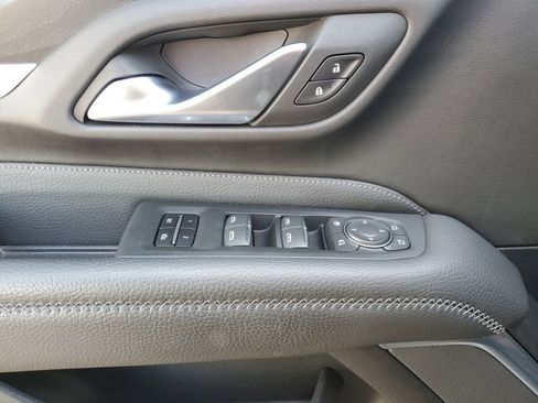 Used 2022 GMC Yukon Denali w/ Denali Premium Package image 28