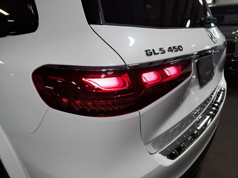 New 2026 Mercedes-Benz GLS 450 4MATIC image 35