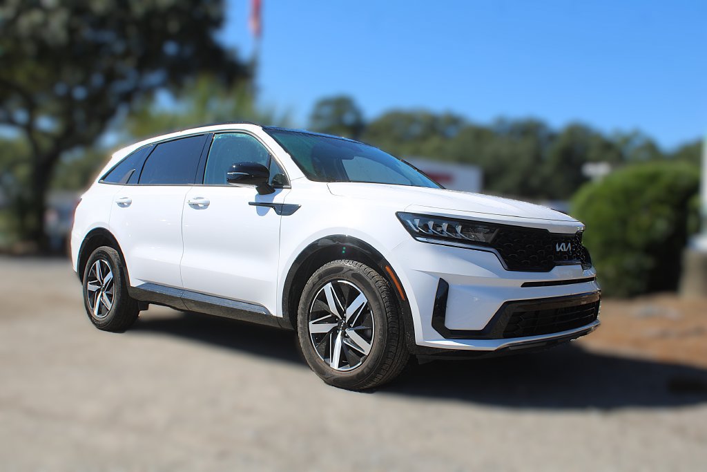 Certified 2023 Kia Sorento S w/ Panoramic Sunroof Package FWD image 3
