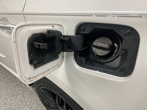 Used 2018 Toyota Avalon XLE Plus image 28