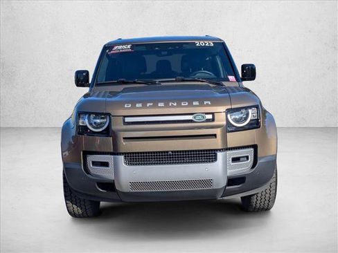 Used 2023 Land Rover Defender 90 S image 2