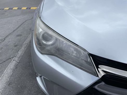 Used 2016 Toyota Camry SE image 11