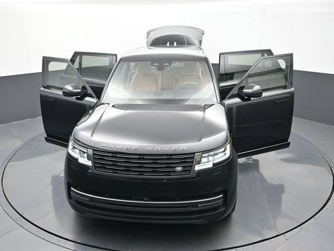 Used 2025 Land Rover Range Rover Long Wheelbase SE AWD/4WD image 29