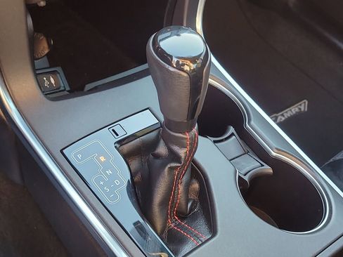 Used 2017 Toyota Camry SE image 23