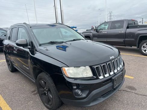 Used 2014 Jeep Compass Sport AWD/4WD image 3