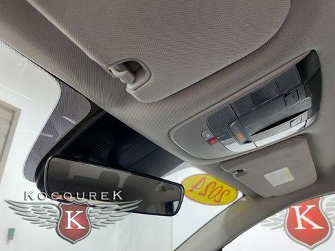 Used 2024 Kia Sorento S image 18