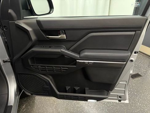 Used 2024 Toyota Tacoma TRD Sport w/ TRD Sport Upgrade Package image 8