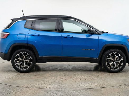 Used 2025 Jeep Compass Limited AWD/4WD image 11