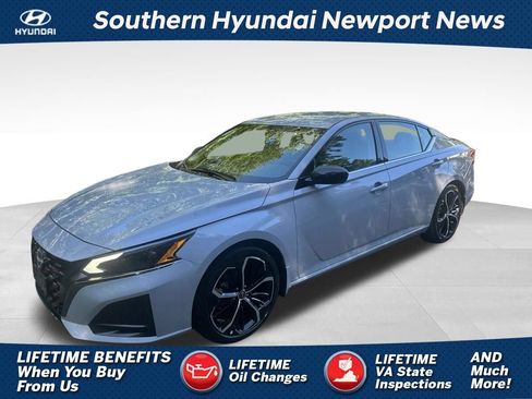 Used 2024 Nissan Altima 2.5 SR FWD image 1
