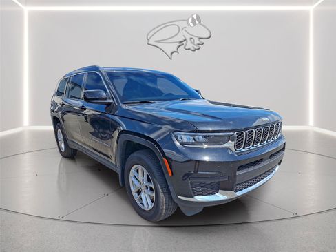Used 2025 Jeep Grand Cherokee L Laredo AWD/4WD image 4